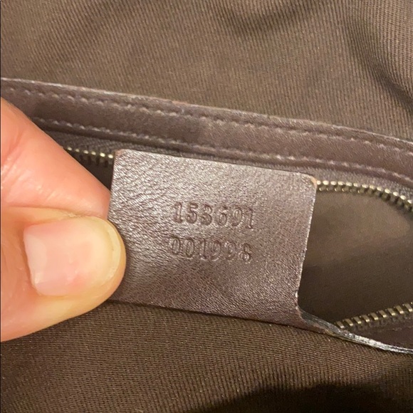 Authentic Gucci Leather Purse - Picture 8 of 8